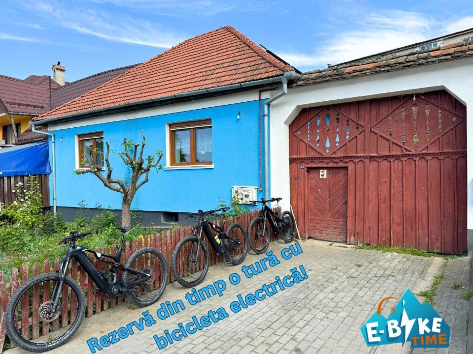 Blue Home Avrig Luaran gambar